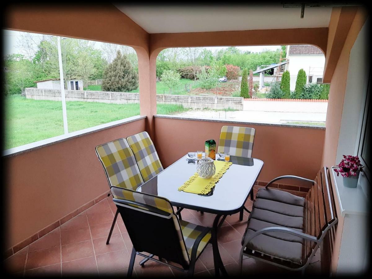 Apartments Dora Пореч Экстерьер фото